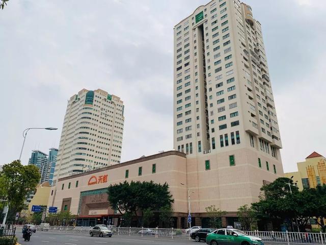 厦门服饰店
